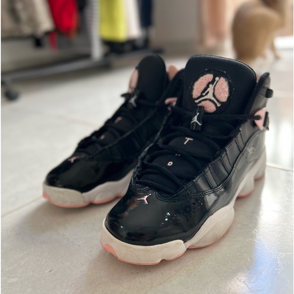 Jordans like new black and pink size 7 - Picture 1 of 4